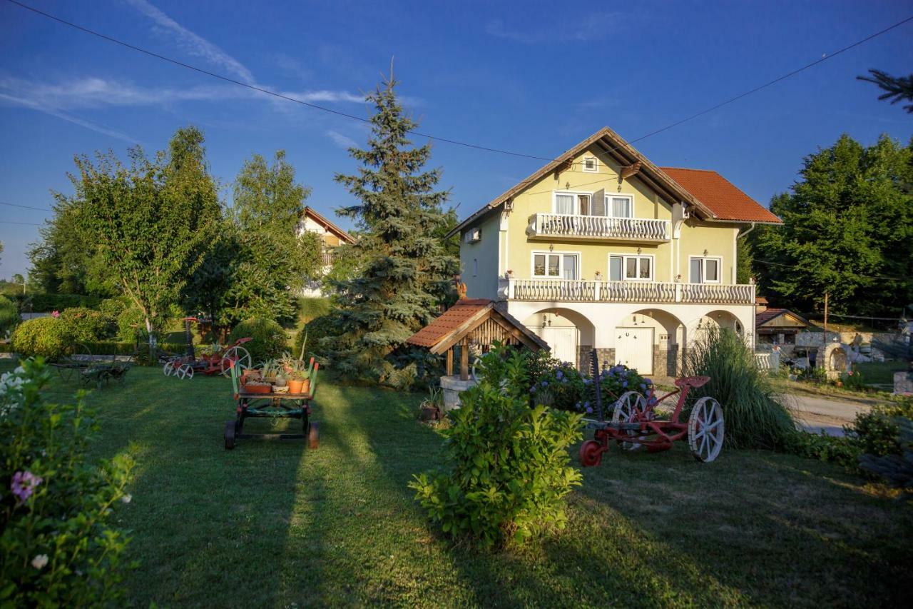 Studio Apartments Eagle Rakovica Zewnętrze zdjęcie